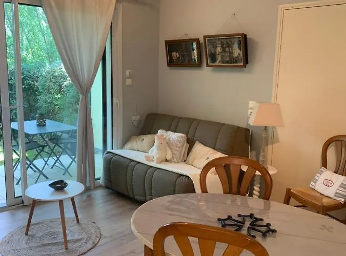 Domaine Du Castelgreen דירה *